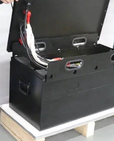 Bộ pin Lithium Ion chu kỳ sâu tùy chỉnh công suất cao 24V 48V 300Ah LiFePO4 pin nâng