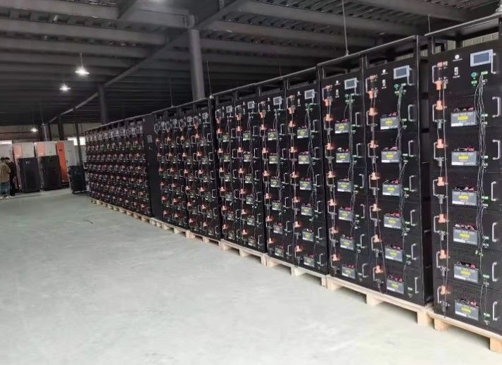ESS 10 năm Thời gian sử dụng pin ngoài trời 1MWh 5MWh 10MWh 20ft 40ft Container Hệ thống lưu trữ năng lượng pin mặt trời